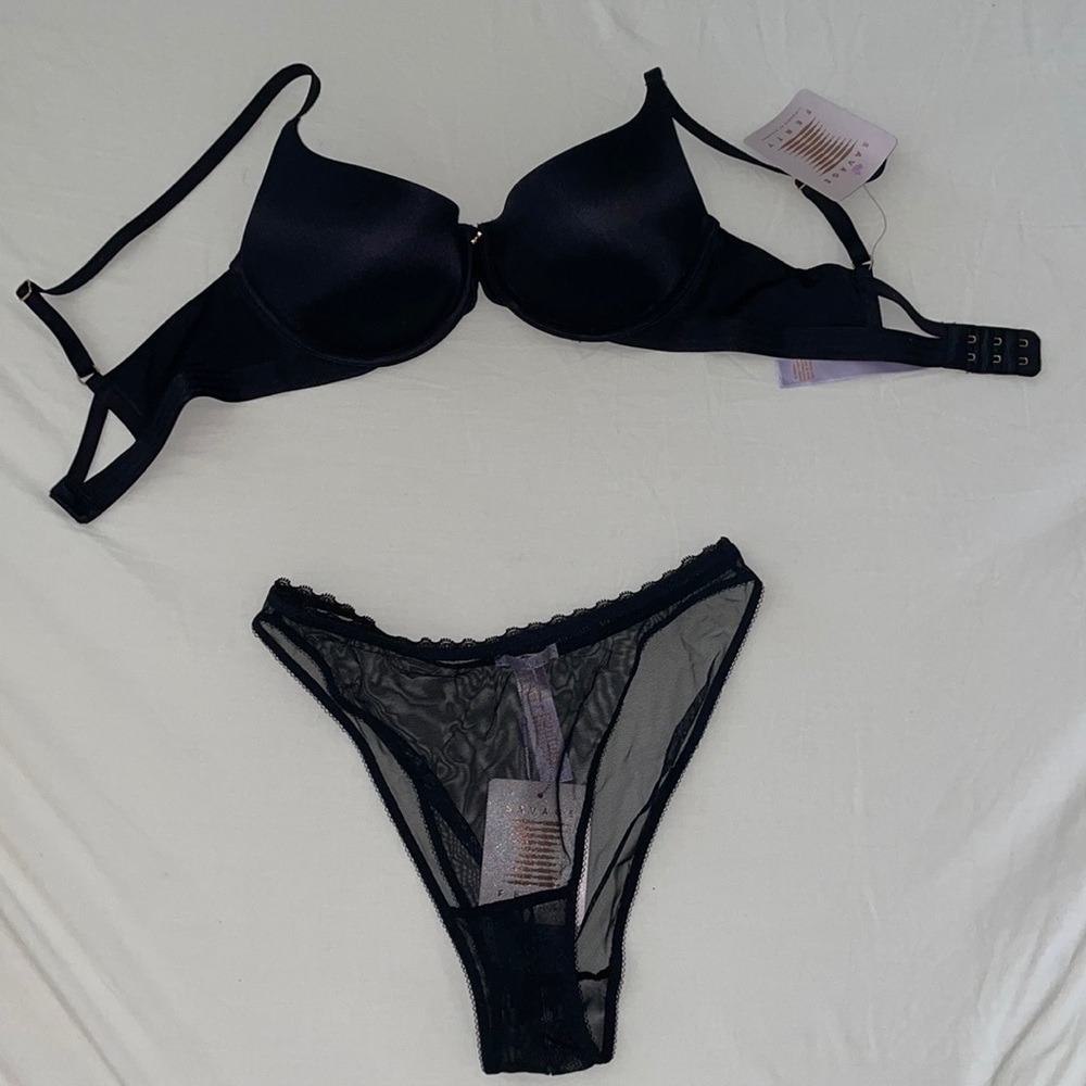 Brand new Savage Fenty set